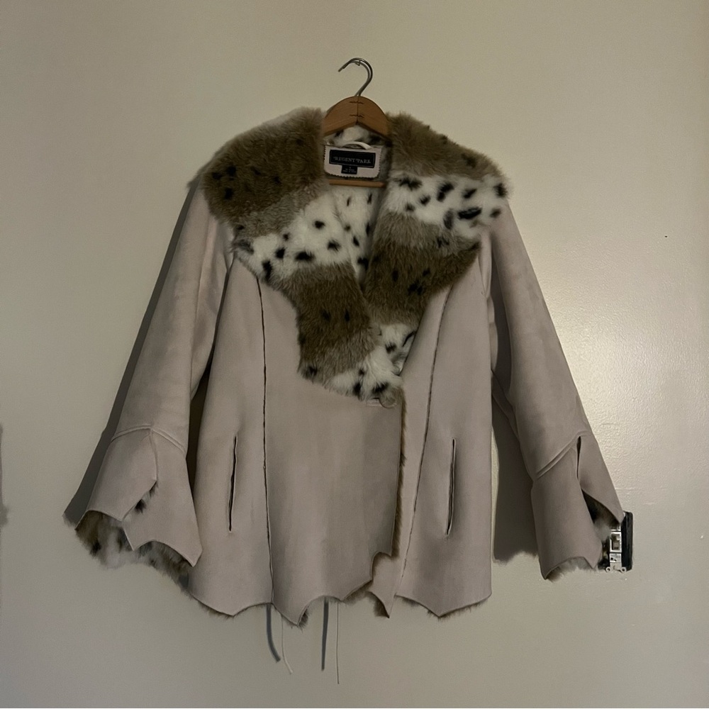 Luxurious Beige Jacket with Faux Fur Trim